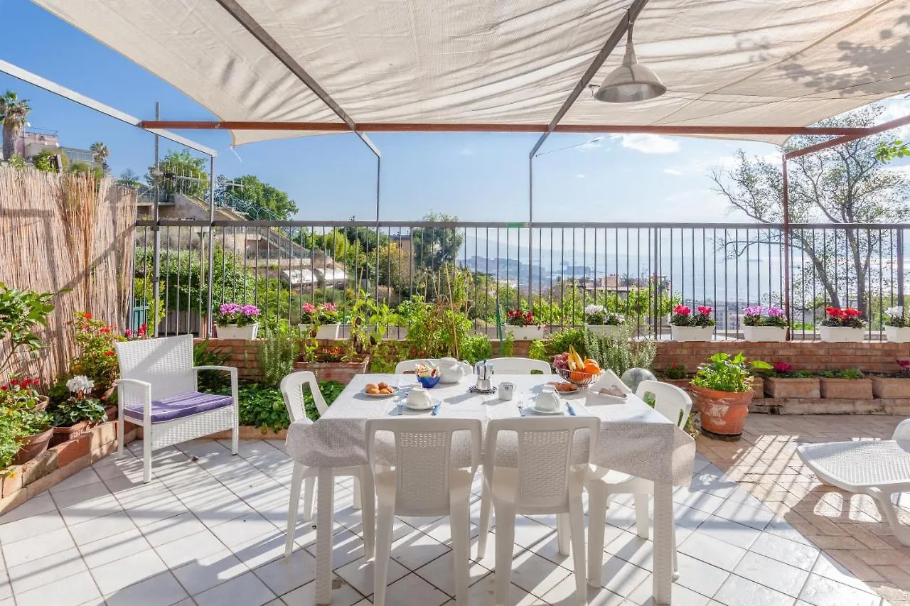Casa Rosa - Sea View & Terrace Apartment Неаполь
