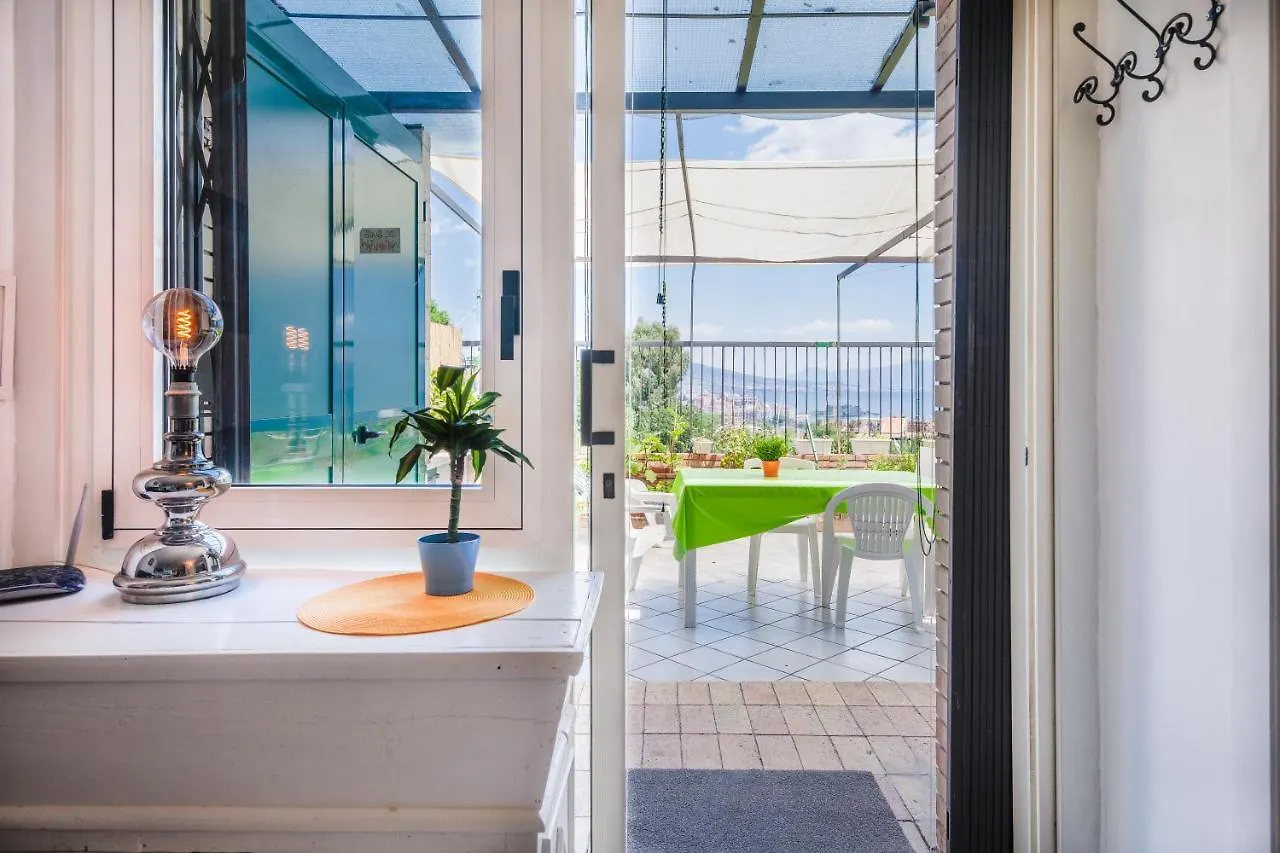 Casa Rosa - Sea View & Terrace Apartment Napoli 0*,  Italia