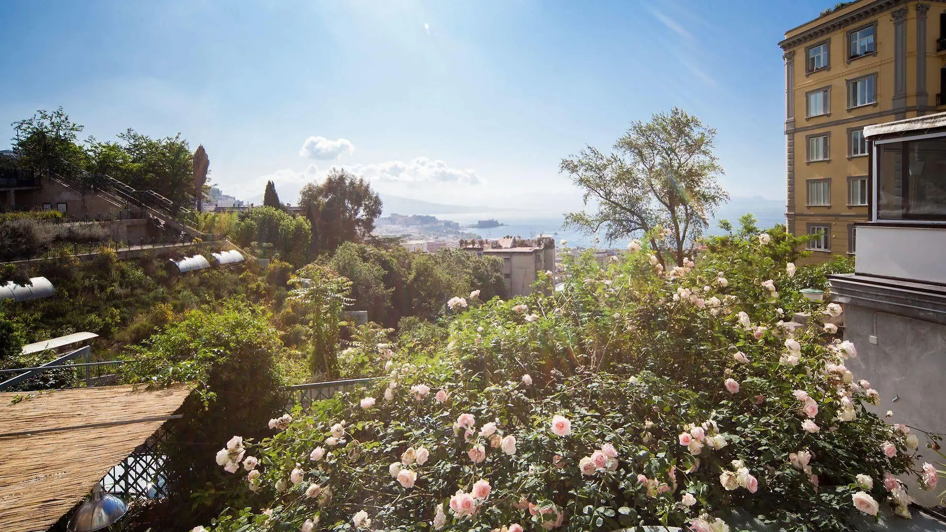 Casa Rosa - Sea View & Terrace Apartment Napoli
